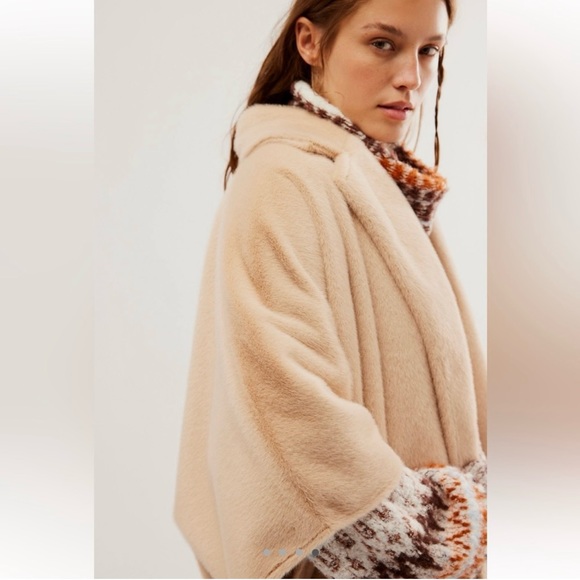 NWT Free People Starlett Faux Fur Poncho - Picture 2 of 9